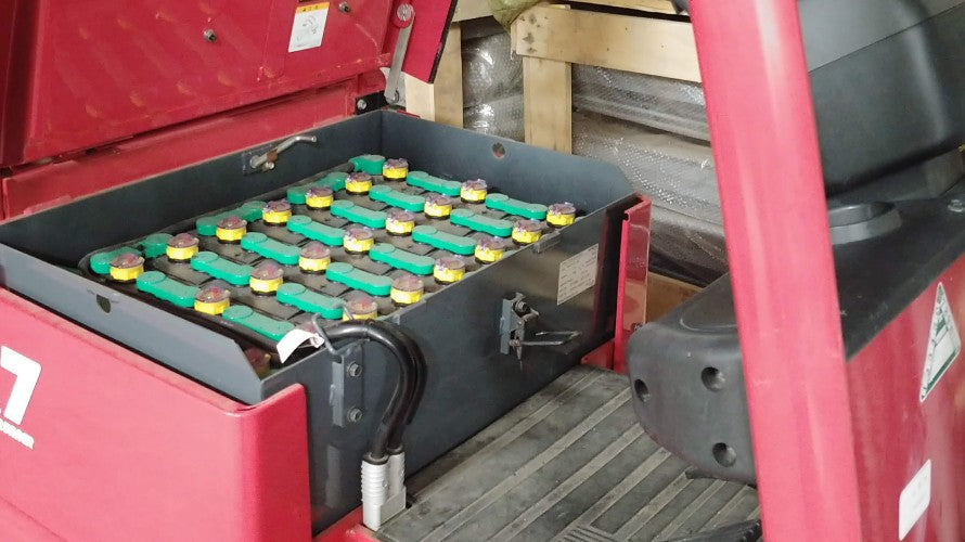 フォークリフトのバッテリー容量の見方 – 【資材調達をフェアに】マイ