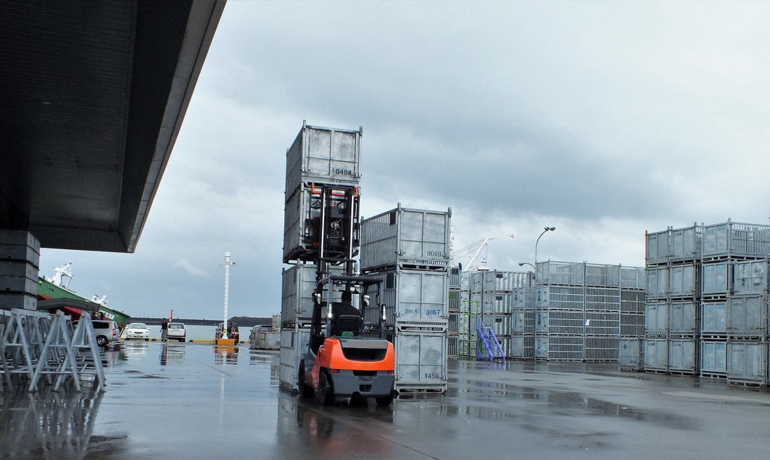 フォークリフトの積荷と高さ制限とは？安全確保のための基礎知識